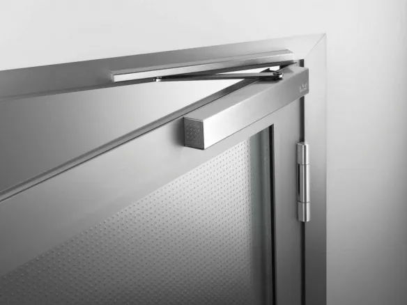 Дверные доводчики