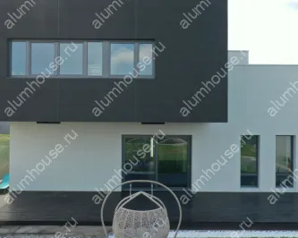 Остекление алюминием дома хай-тек
