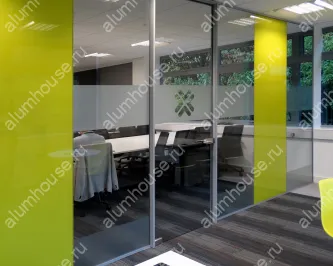 Офисные стеклянные перегородки с декоративной пленкой
