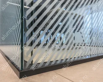 Стеклянные перегородки в алюминиевом каркасе