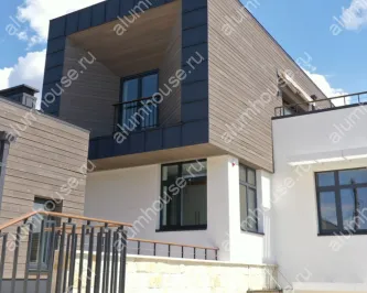 Остекление современного загородного дома