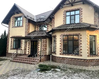 Стеклянный навес на болтовом соединении с триплексом