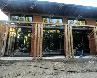 Стоечно-ригельное фасадное остекление частного дома ALT F50