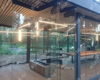 Безрамное остекление беседки гармошкой