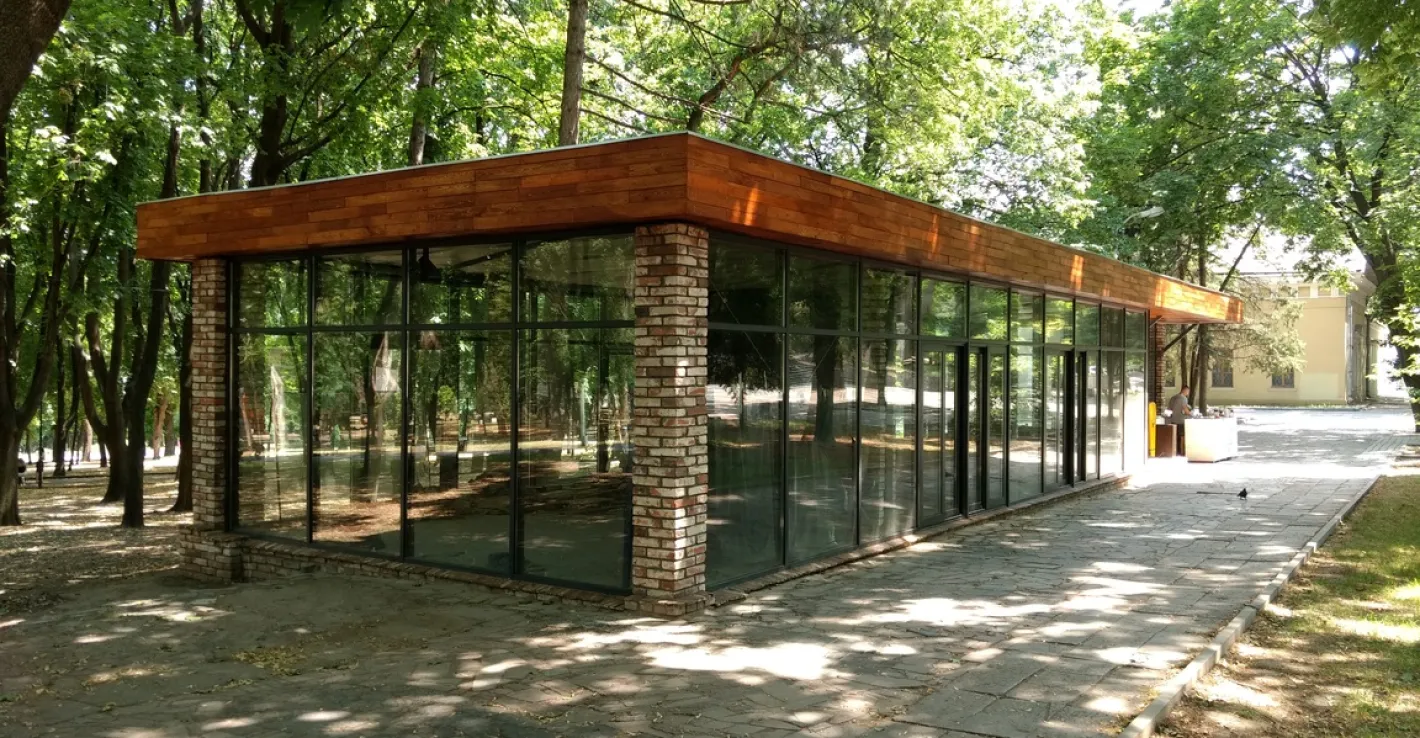 Остекление ресторанов