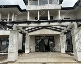 3х скатный металлический навес со стеклом