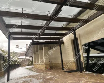 Стеклянный навес для авто на спайдерах