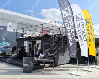 Безрамное остекление выставочного павильона