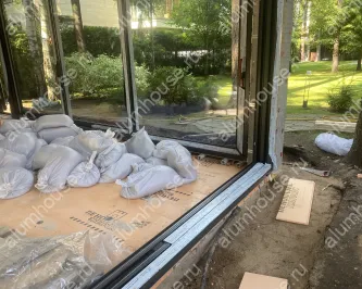 Панорамное фасадное остекление беседки барбекю из алюминия