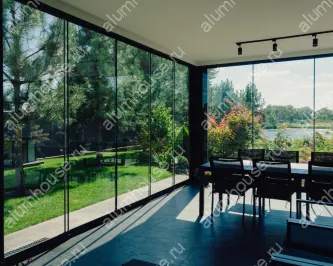 Легкое безрамное остекление летней кухни