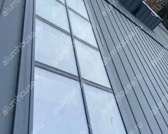 Устройство зенитных фонарей из алюминиевого профиля на крыше частного дома