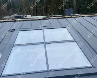 Устройство зенитных фонарей из алюминиевого профиля на крыше частного дома