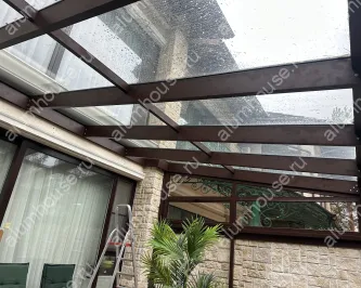 Холодный зимний сад из алюминия с раздвижными стеклянными дверьми