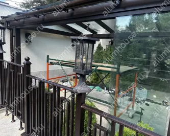 Изготовление  беседки на металлическом каркасе с безрамным остеклением