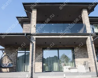 Комплексное остекление коттеджа с верандой