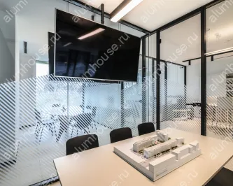 Стеклянные перегородки в алюминиевом каркасе