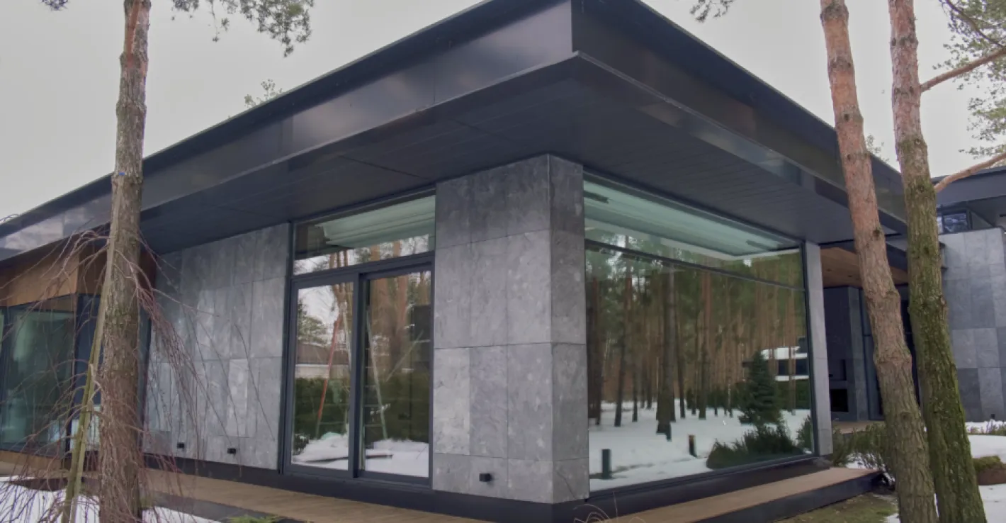 Теплое остекление фасада