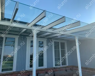 Односкатный стеклянный навес из алюминиевого профиля