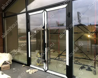 Фасадное остекление каркасного павильона