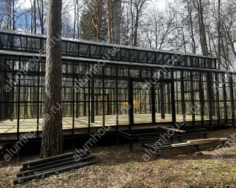 Строительство стеклянной оранжереи для мероприятий