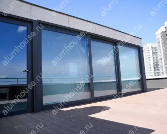 Стеклянный павильон на крыше