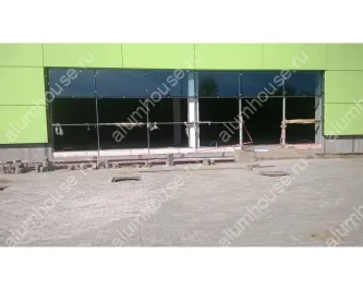 Фасадное остекление торгового центра