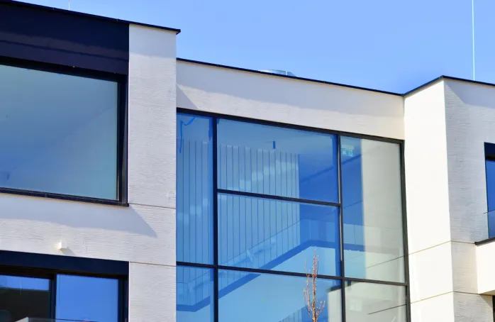 Почему выбирают фасадное остекление