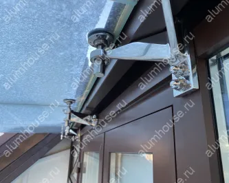 Стеклянный навес и ограждение пристроенные к зимнему саду