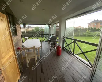 Легкое остекление веранды слайд системой