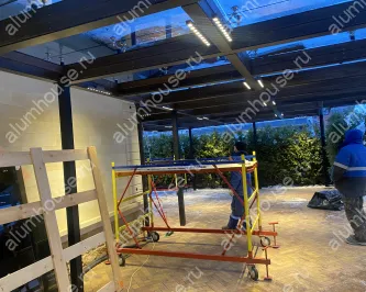 Стеклянный навес для авто на спайдерах