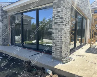 Остекление беседки раздвижными дверьми Alumil 45000