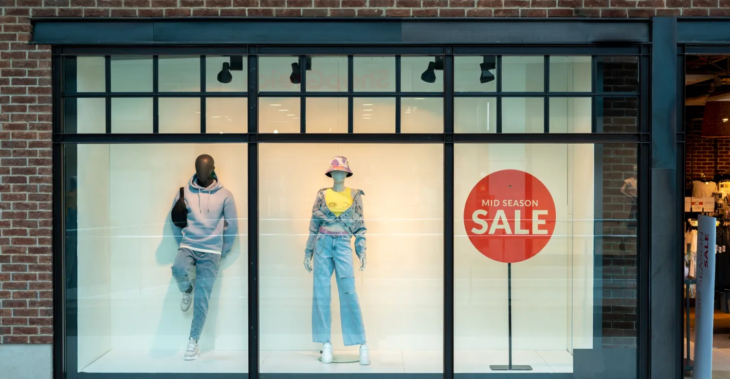 Остекление витрин магазинов