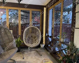 Остекление веранды алюминиевой входной группой и складными окнами гармошка