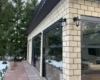 Гильотинное остекление беседки