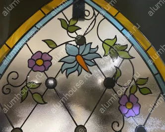 Складные двери гармошка со стеклопакетом с витражным рисунком