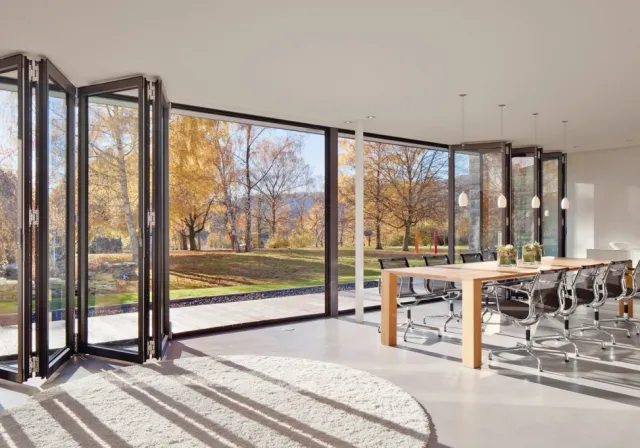 Алюминиевые двери гармошки для ресторана