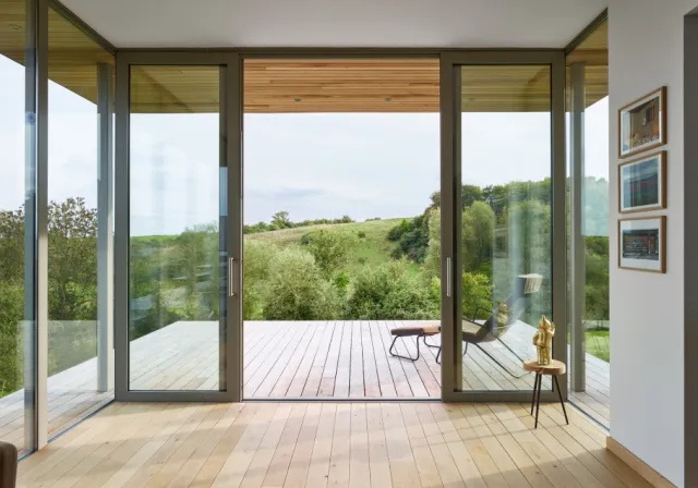 Раздвижные алюминиевые двери на веранду