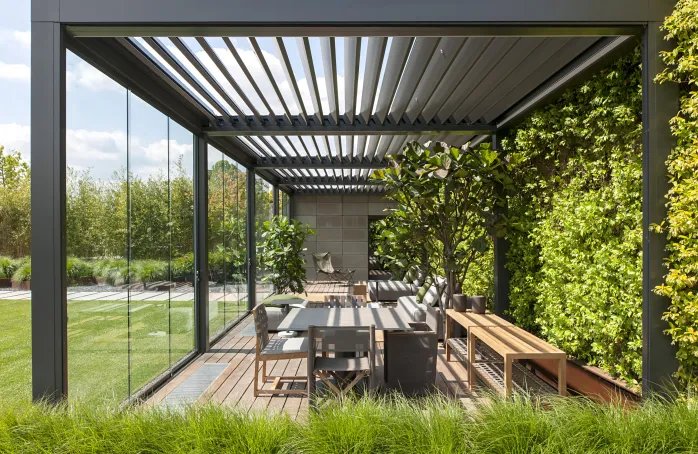 Почему выбирают алюминиевые биоклиматические беседки