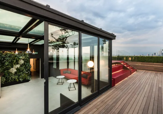 Раздвижные алюминиевые двери для беседки