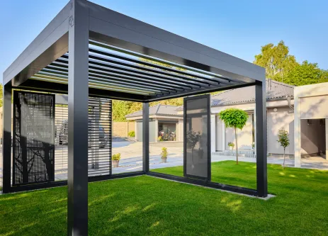 Алюминиевая биоклиматическая беседка с поворотными ламелями