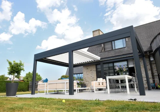 Алюминиевая беседка на веранде