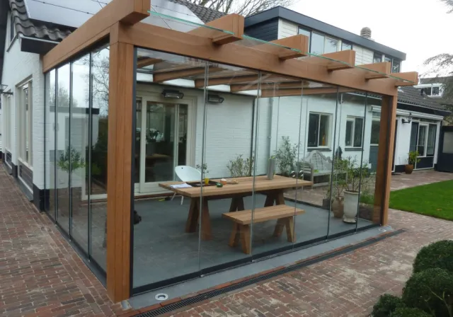 Стеклянные навесы для беседок