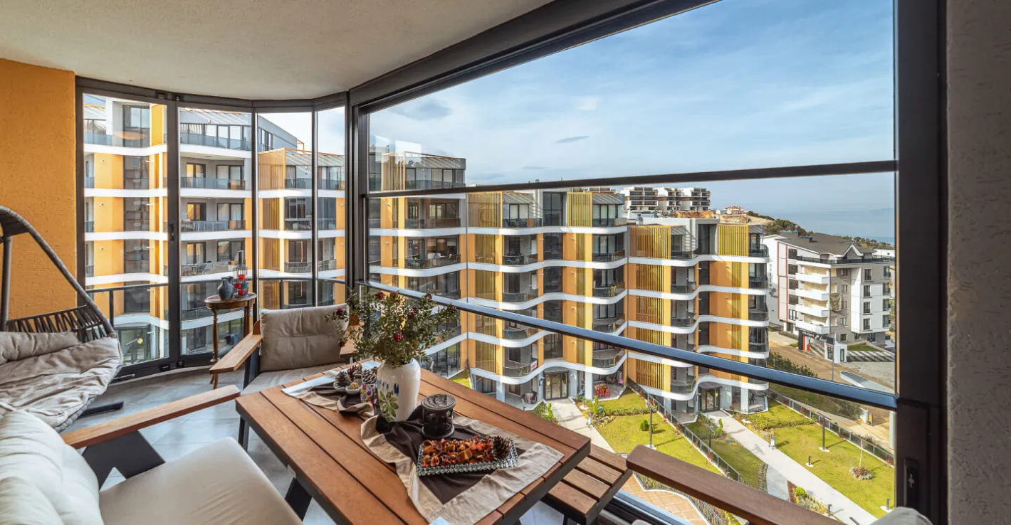 Позволяет создавать стильные и комфортные пространства с максимальным естественным освещением