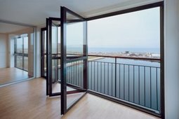 Алюминиевые двери гармошка для балкона