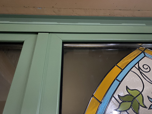 Двери гармошка с витражным стеклопакетом фото 2