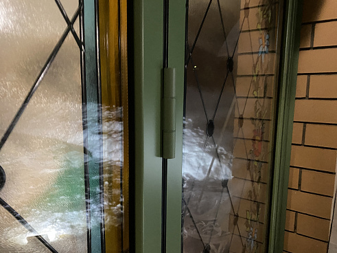 Двери гармошка с витражным стеклопакетом фото 3